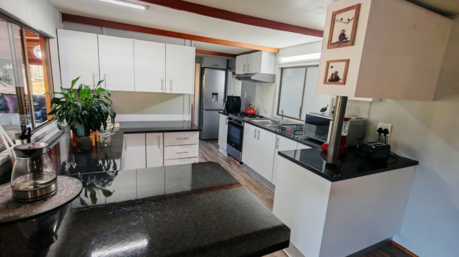 3 Bedroom Property for Sale in Groot Brakrivier Central Western Cape